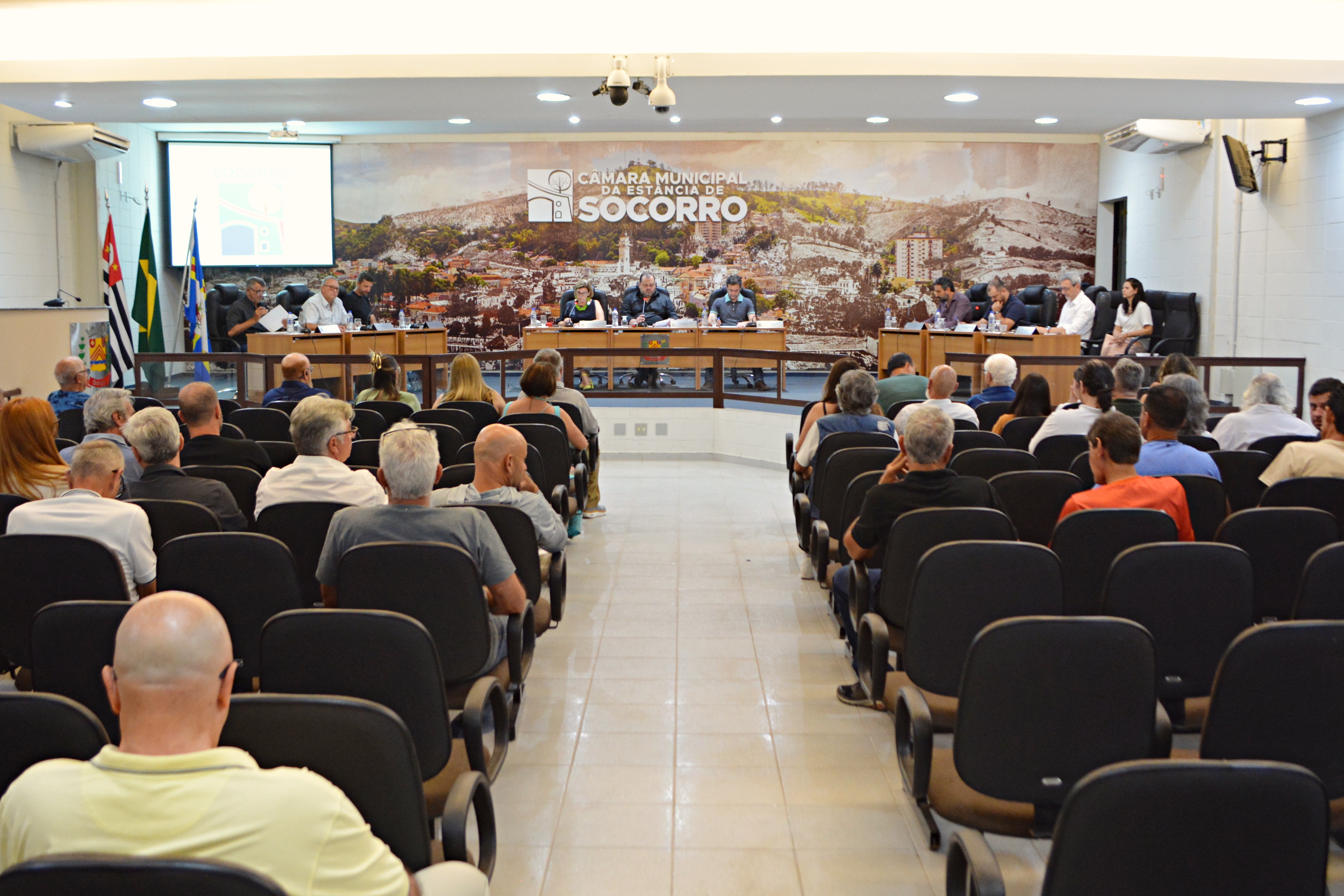 Câmara aprova oito projetos de lei em segunda votação.