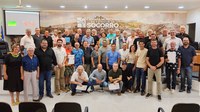 Câmara homenageia pioneiros do voo livre em Socorro.