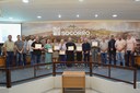 Câmara Municipal concede certificados de voto de congratulação durante sessão ordinária Câmara Municipal concede certificados de voto de congratulação durante sessão ordinária