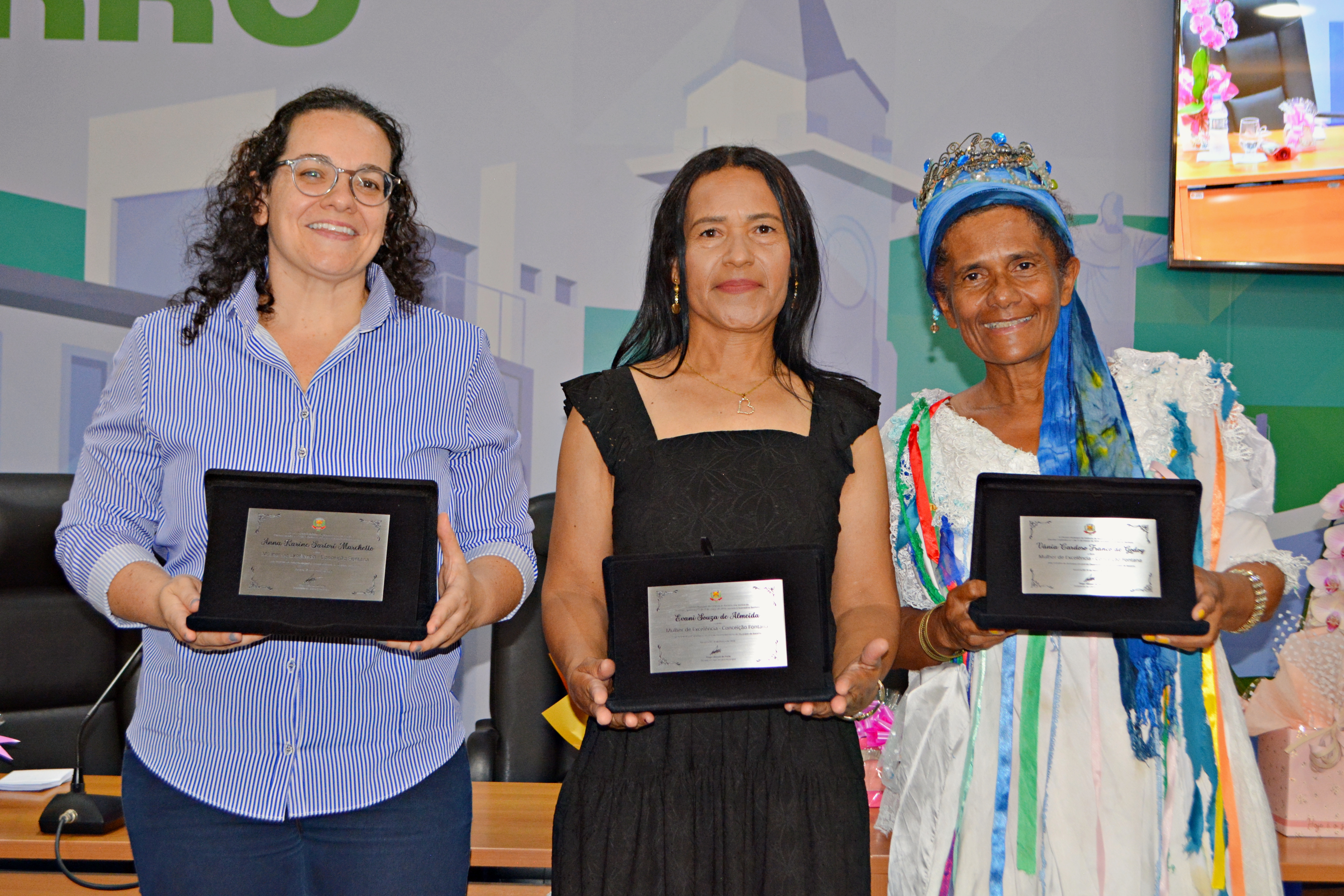 Legislativo homenageia mulheres que se destacaram profissionalmente e por trabalhos de responsabilidade social