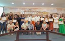 Presidente da Câmara Municipal entrega certificados a mulheres-piloto de parapente e asa-delta Presidente da Câmara Municipal entrega certificados a mulheres-piloto de parapente e asa-delta