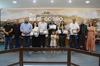 Educadores físicos recebem homenagem da Câmara.