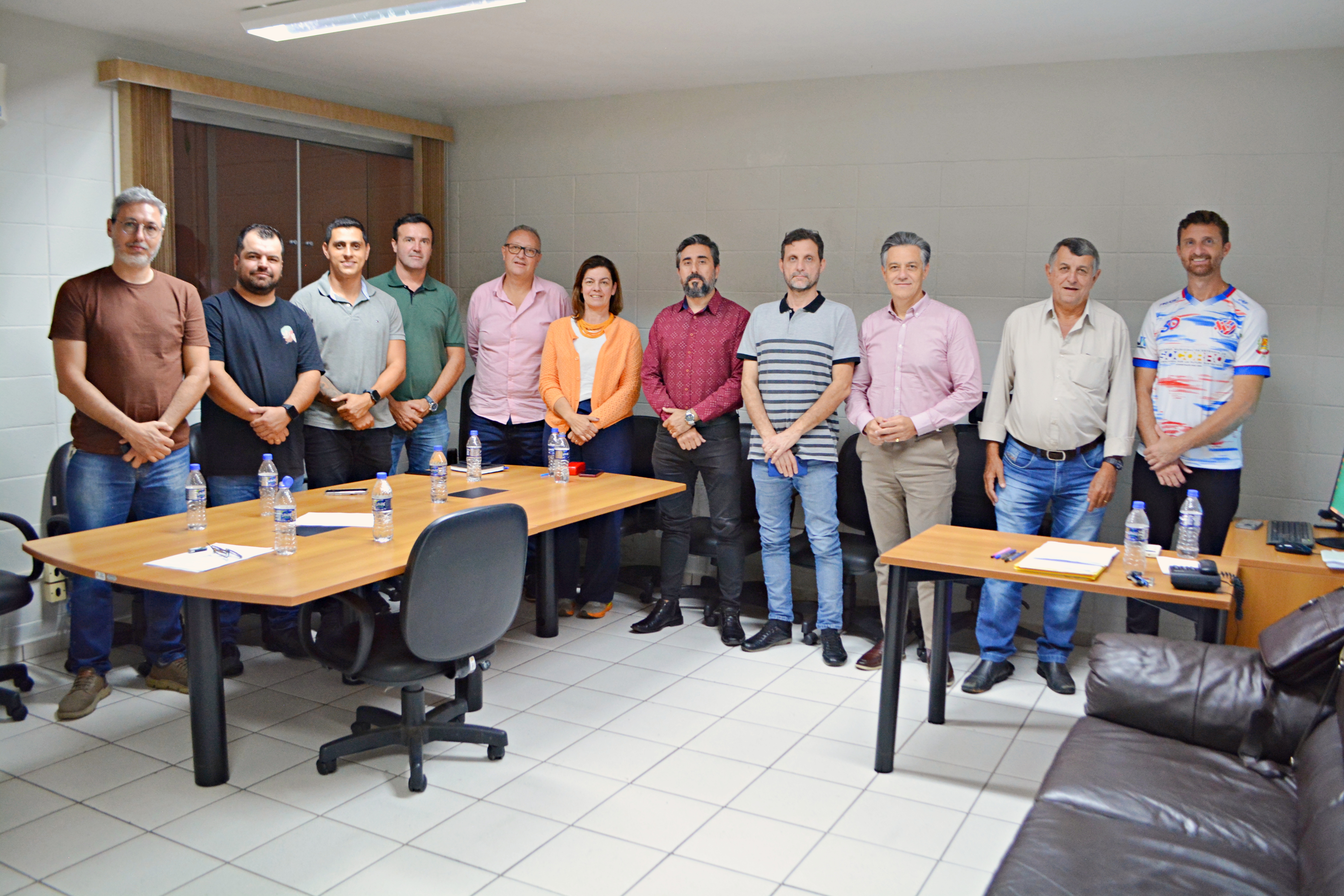 Vereadores se reúnem com representantes do Executivo para discutir projeto que regule uso de bicicletas e motos elétricas